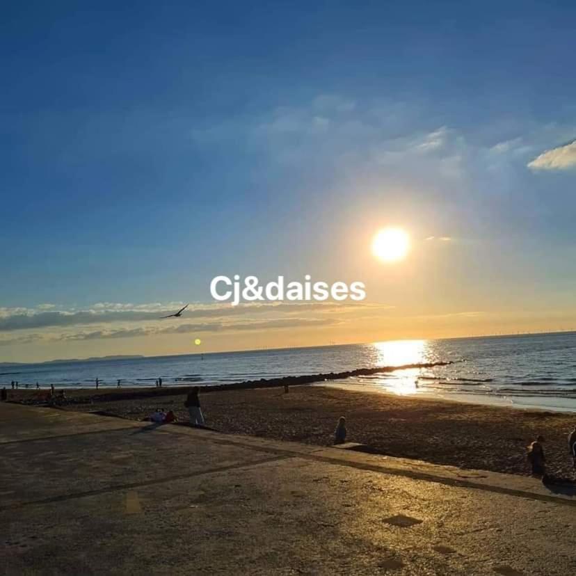 פרסטאטין Cj & Daisies Holiday Home מראה חיצוני תמונה