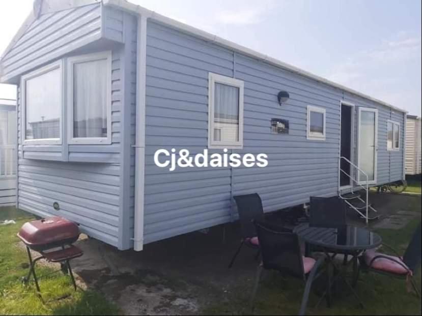 פרסטאטין Cj & Daisies Holiday Home מראה חיצוני תמונה