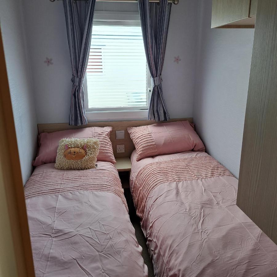 פרסטאטין Cj & Daisies Holiday Home מראה חיצוני תמונה