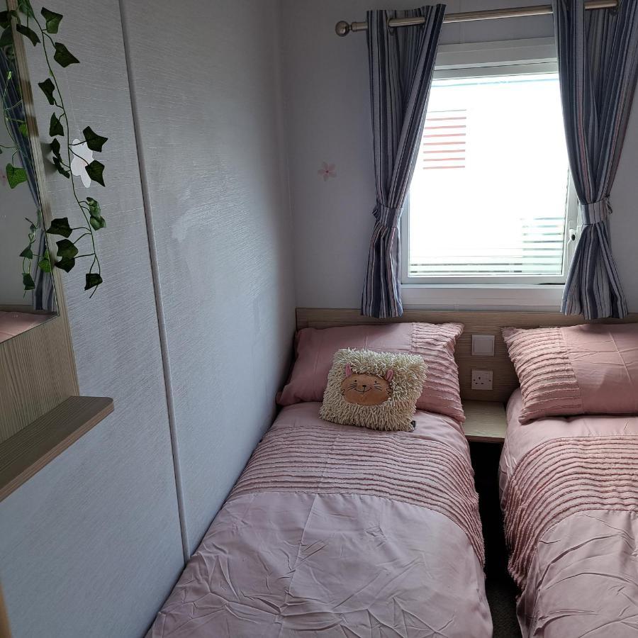 פרסטאטין Cj & Daisies Holiday Home מראה חיצוני תמונה